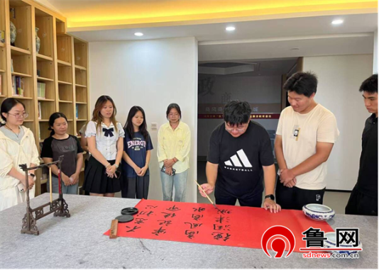 【社会主义核心价值观“五融入”】德州市宁津县津城街道津东社区开展“翰墨飘香 文韵悠扬”书法活动