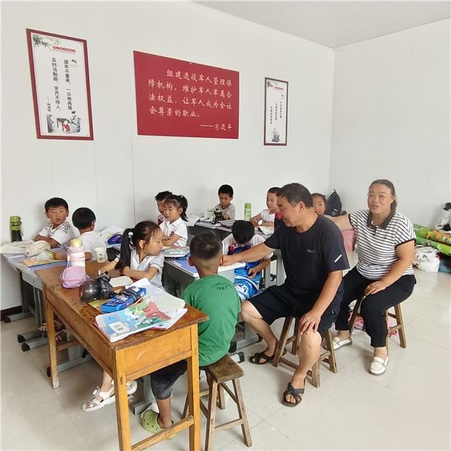 “第一书记”小课堂——我和孩子共成长