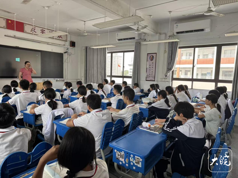 新学期享清凉 池州多地中小学教室安装空调