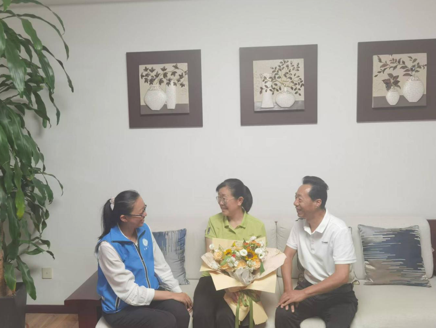 仙营街道南岱社区开展“师恩如海，祝福飞扬” 志愿服务活动