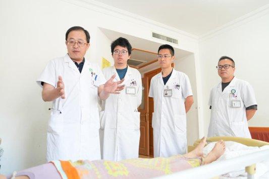 生命“铠甲”重塑战 看，20岁少女的8厘米肿瘤与医学的奇迹