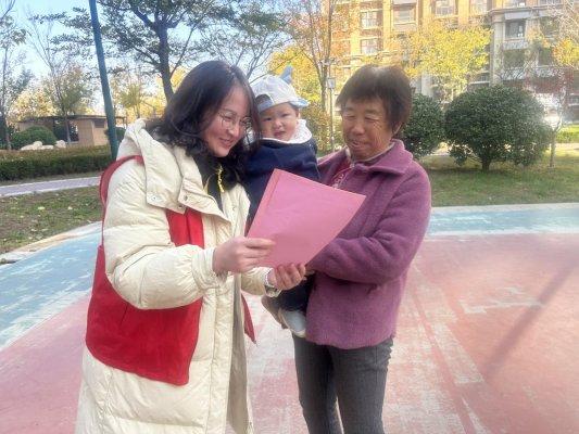 万官社区开展“温暖护航,安心过冬”宣传活动