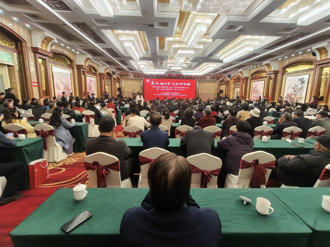 朱全增：捐赠上过天的画作给家乡