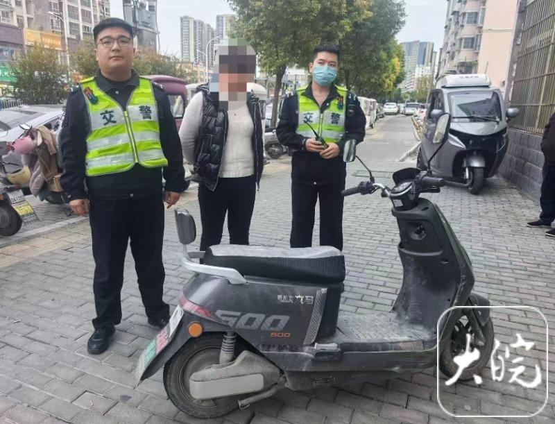 女子肇事逃逸后藏匿车辆 还是被警方锁定