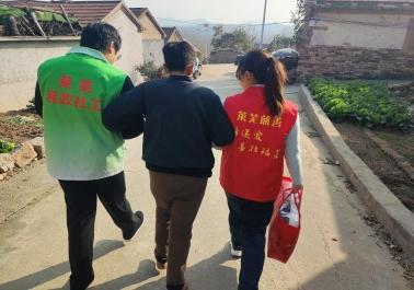 温情入户 心愿到家——济南市莱芜区苗山镇社工助力“慈善微心愿”圆满送达