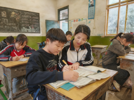 弱骨藏坚志 廿载赴初心