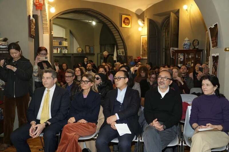 “外卖诗歌”架起中意文化桥梁 《下午三点》在罗马引共鸣