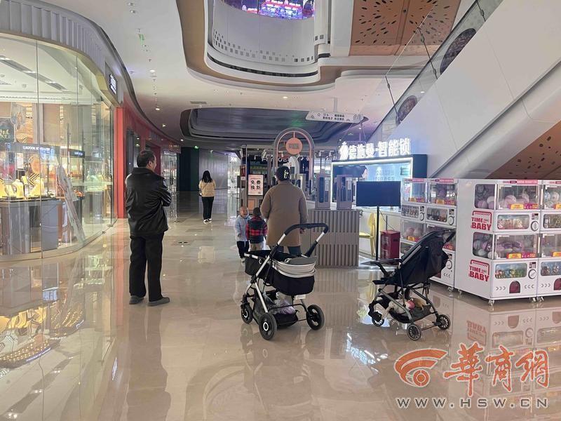 华商报记者走访了西安10家商场 看看什么样的商场老年人爱逛?