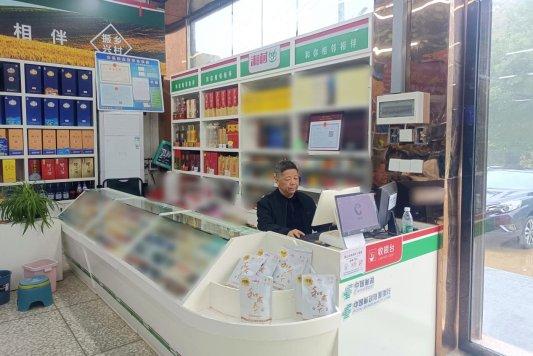 湖南临湘:三尺柜台守诚信 湘鄂之畔传家风