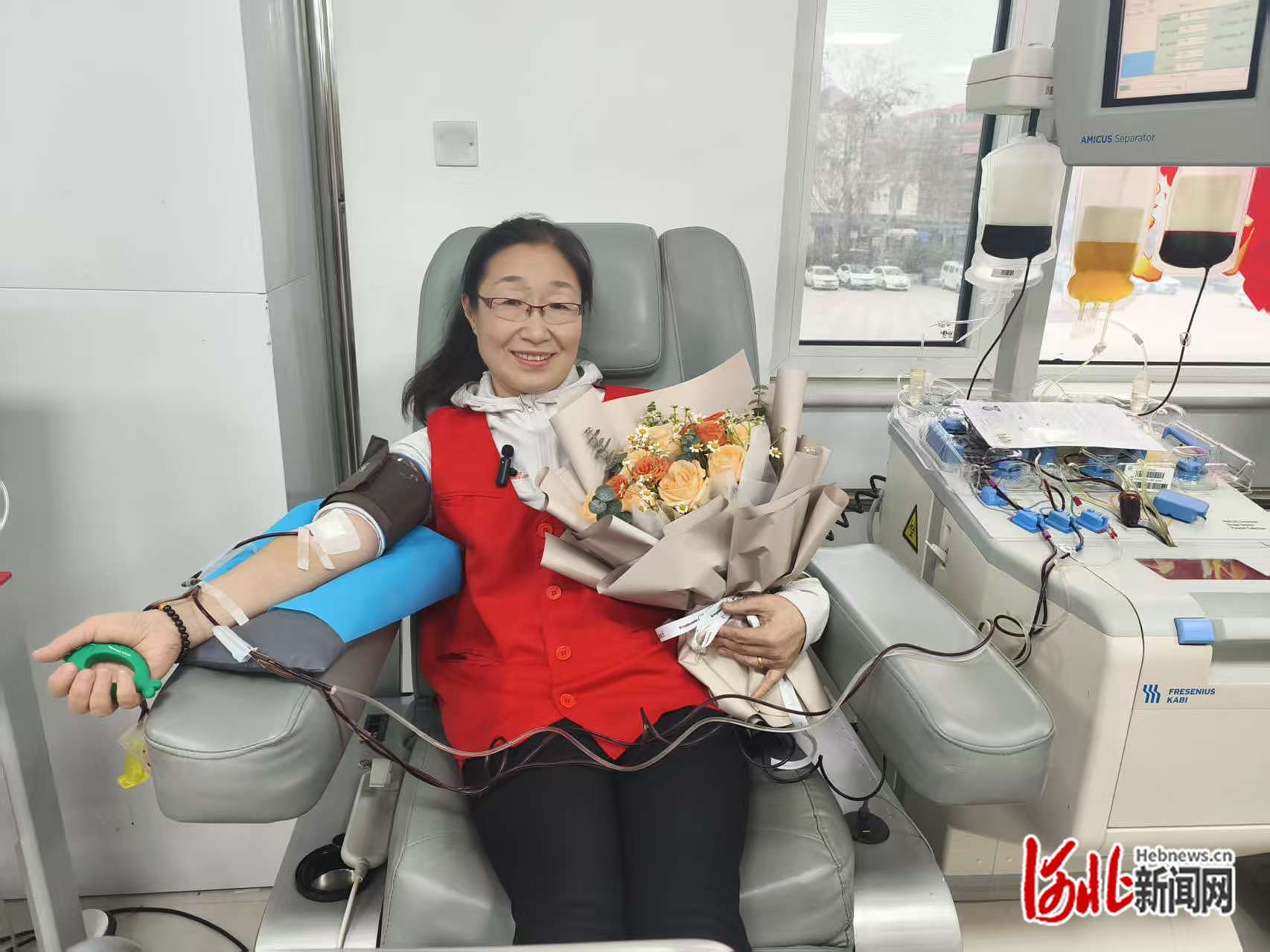 纵览原创丨邯郸58岁大姐27年献血315次，献血量相当于21个成人血量总和
