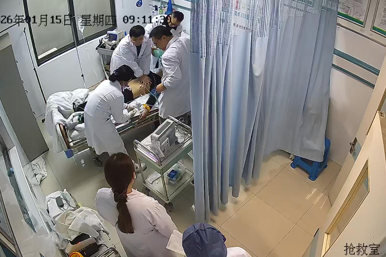 34岁青年突发心梗!医护团队上演36分钟“生命争夺战”
