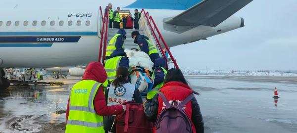 长春机场高效完成骨盆骨折患者场内转运