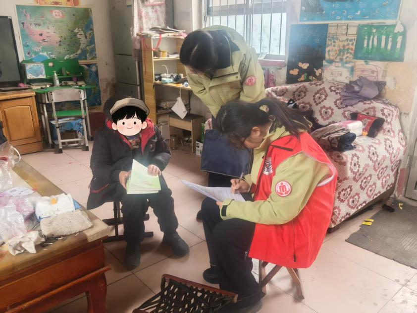 济南市莱芜区寨里镇民政社工站：走访暖童心 微愿伴成长