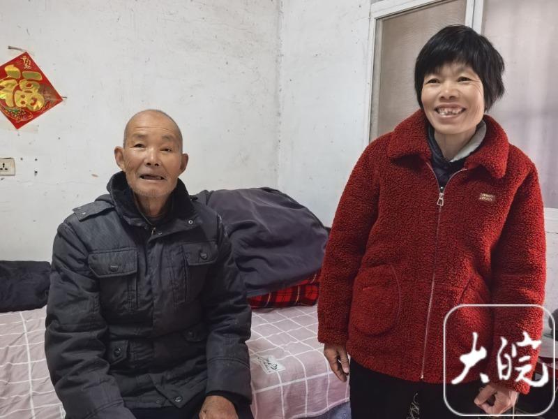 身体孱弱的她，是两位孤寡老人的“好女儿”