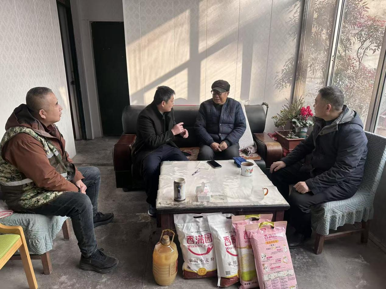 情系老兵暖人心 共话初心传温情——宅子村联合徐家楼街道退役军人服务站走访慰问退伍老兵