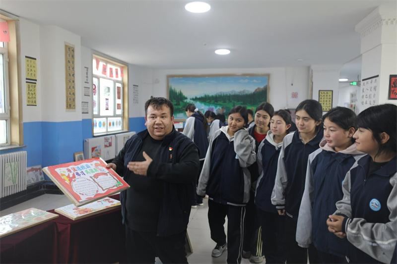 河北师范大学毕业生艾孜提艾力·赫力木：归来，是为了让更多孩子走向远方