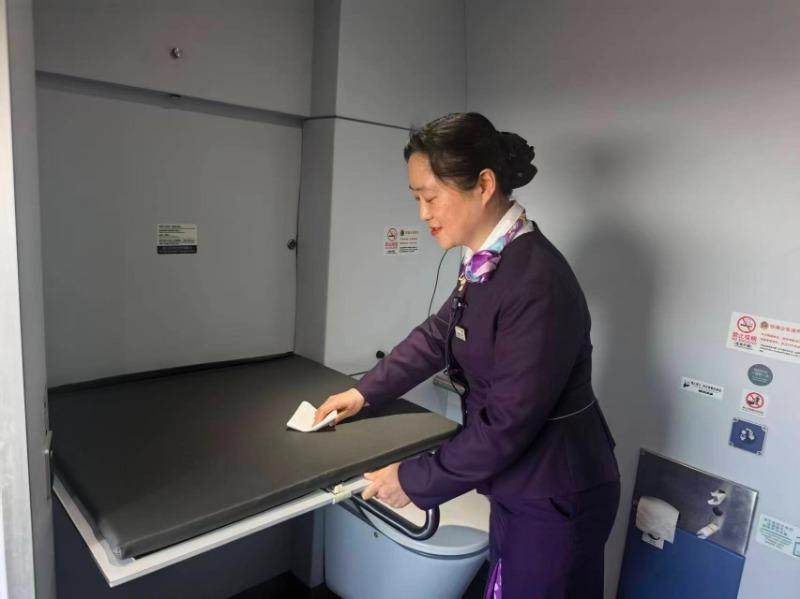 2026新春走基层|“老铁路”带徒弟的最后一班春运岗