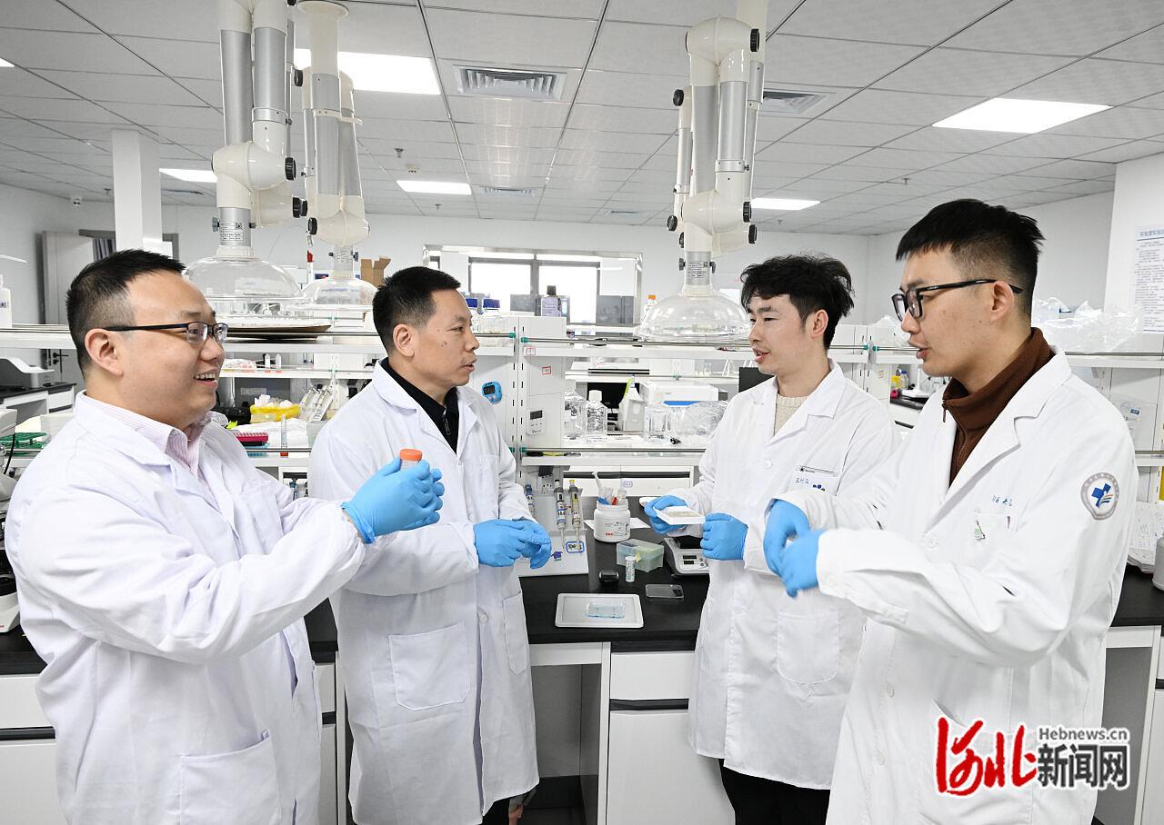 新春走基层|一粒新药,一场12年的闯关