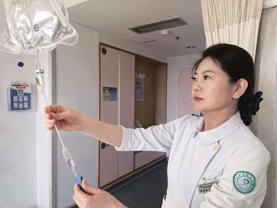 新春走基层|腊月加班忙 真情暖病房