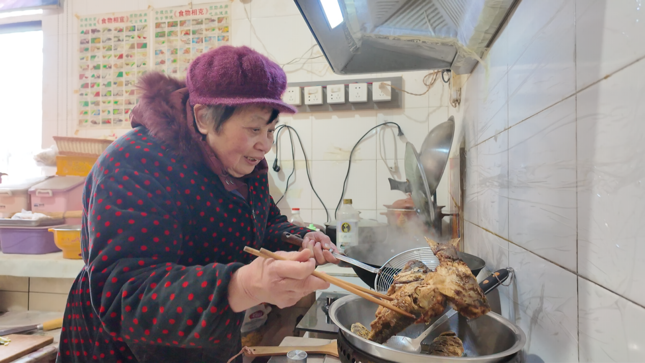 新春走基层丨连云港海州：百家菜摆起“团圆宴”，城北村共享“幸福味”