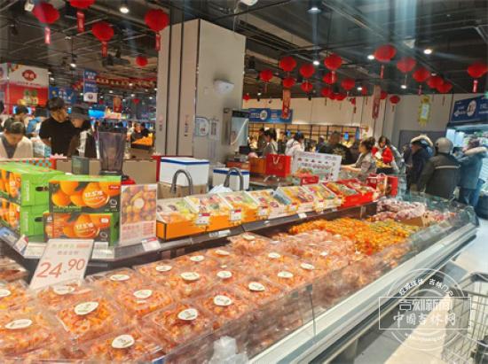 新春走基层丨超市节前采购忙 年味渐浓暖人心