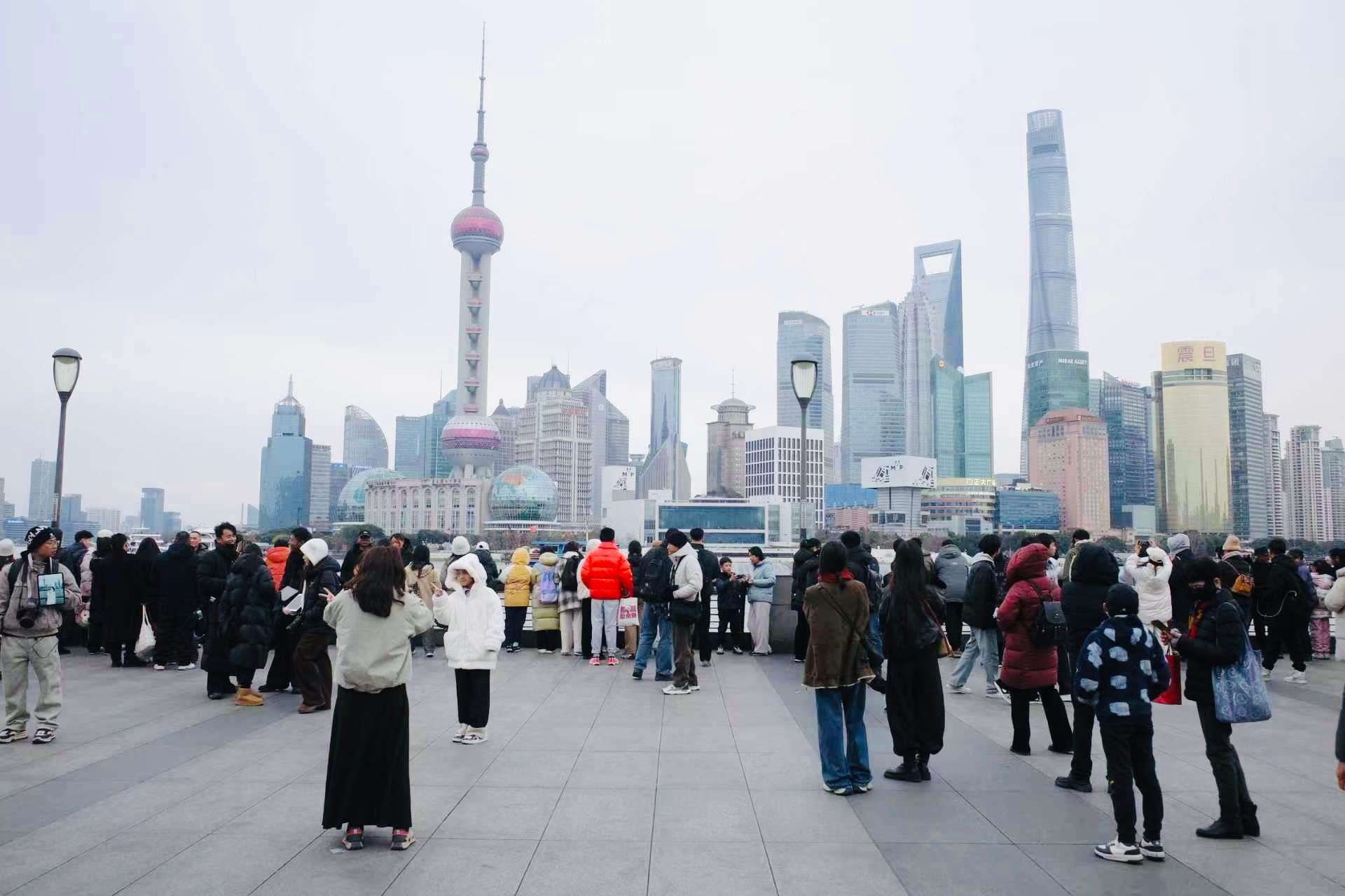 外国游客扎堆来华过春节,文商旅体展联动的上海成最热目的地