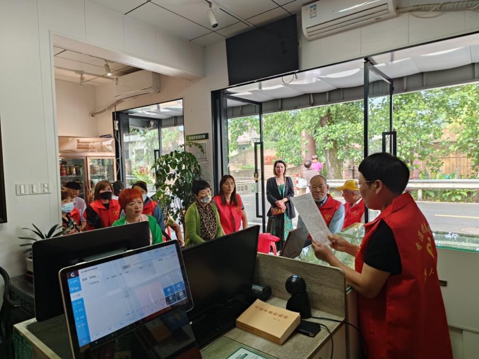 浙江富阳:一爿小店照亮千家万户